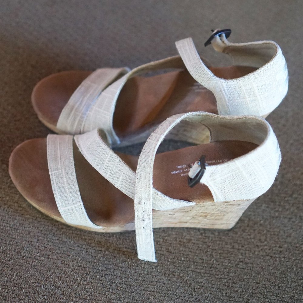 Toms Wedges Size 6